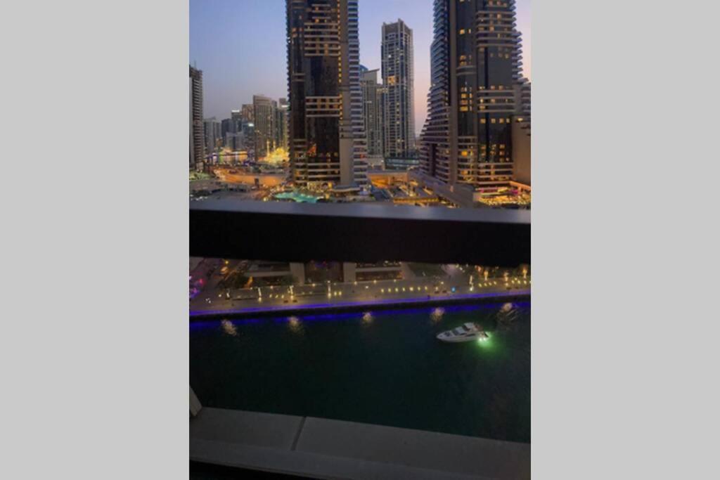 Cayan Tower Luxury Apartment With Sea View Дубай Екстериор снимка