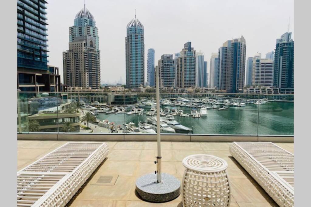 Cayan Tower Luxury Apartment With Sea View Дубай Екстериор снимка